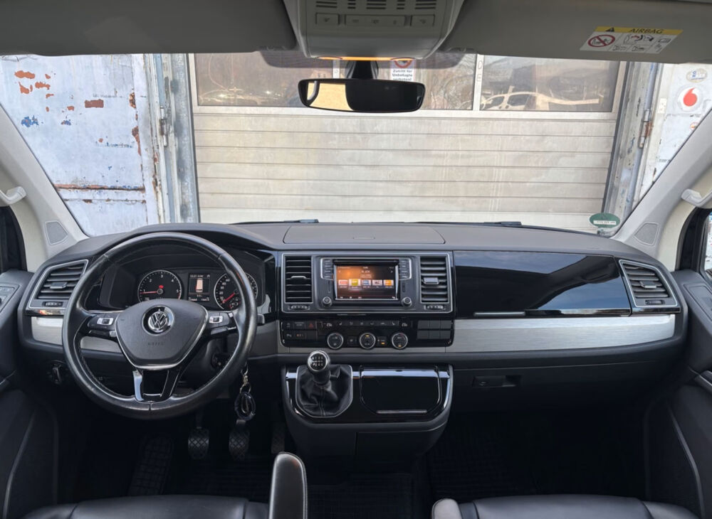 MULTIVAN Multivan 2.0 TDI 150 G&eacute;n&eacute;ration Six 2015 occasion 85600 Montaigu