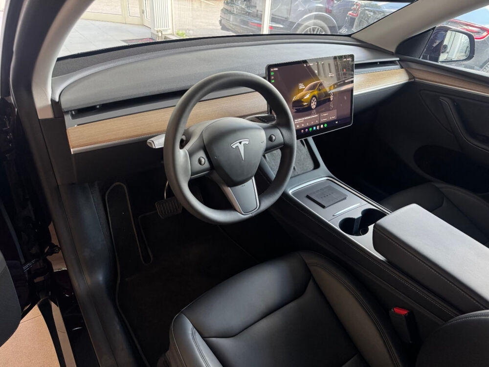 Model Y MODEL Y Grande Autonomie Dual Motor AWD 2024 occasion 85600 Montaigu