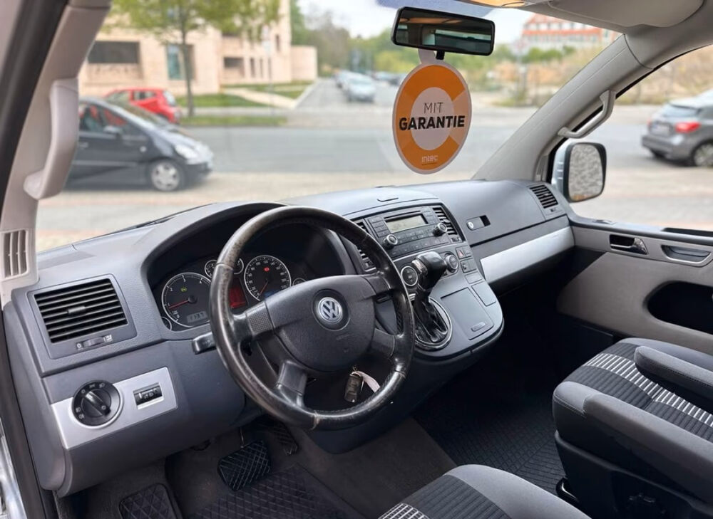 MULTIVAN Multivan 2.5 TDI 130 United Tiptronic 2009 occasion 85600 Montaigu