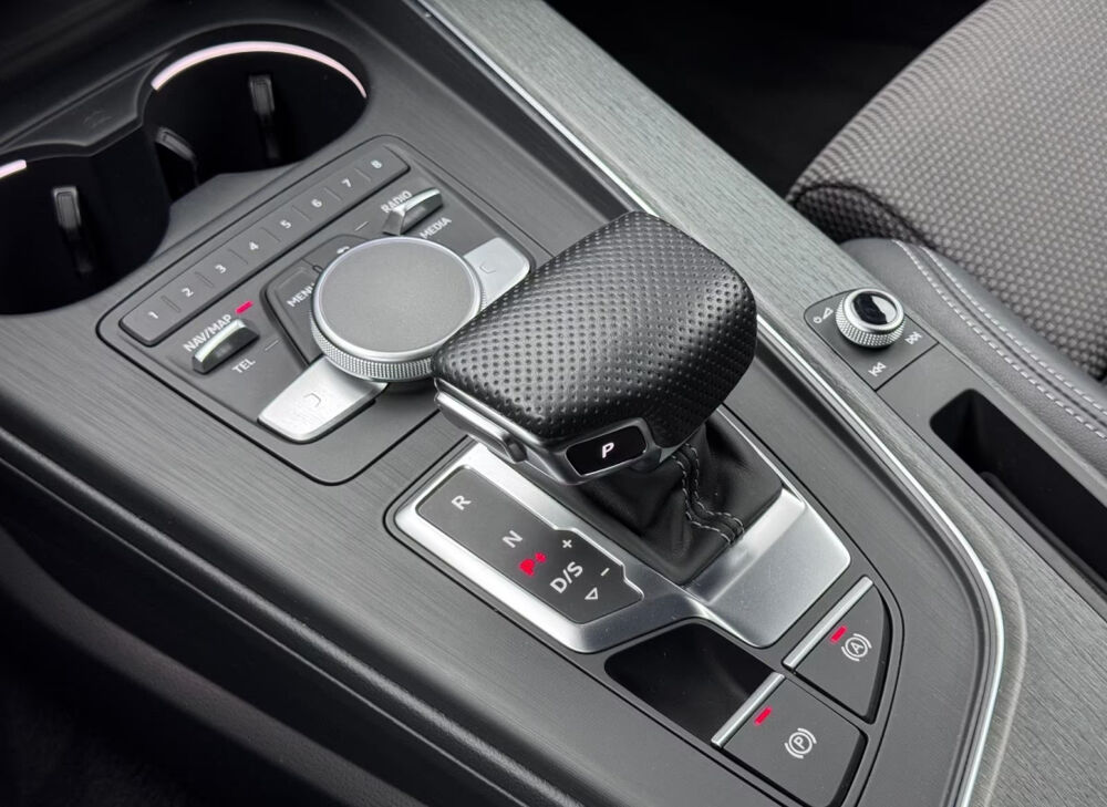 A4 Avant 40 TDI 190 S tronic 7 S line 2019 occasion 85600 Montaigu
