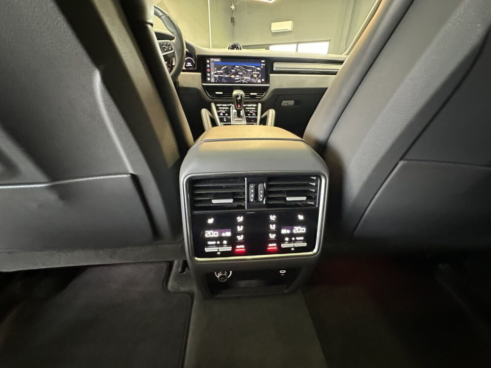 Cayenne E-Hybrid 3.0 V6 462 ch Tiptronic BVA 2022 occasion 85600 Montaigu