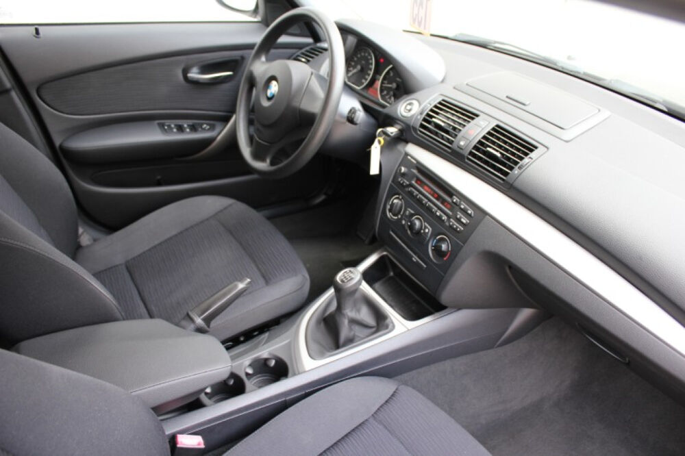 S&eacute;rie 1 116i 122ch PARKSENSOR/CLIM/JA/GAR12MOIS 2009 occasion 59280 Armenti&egrave;res