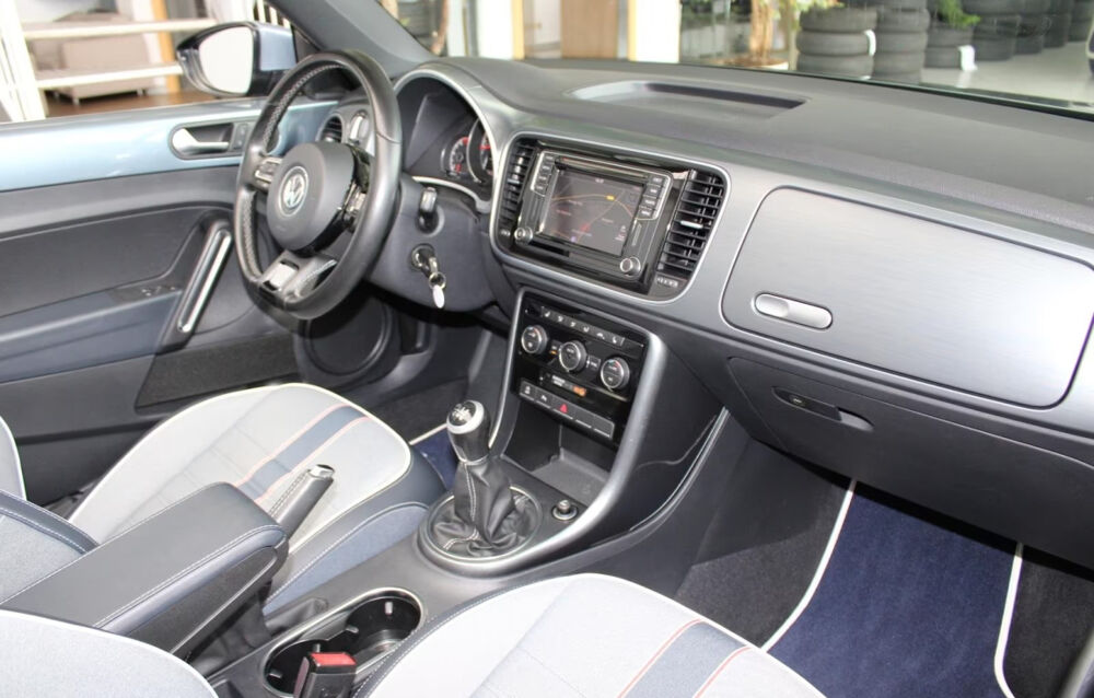 COCCINELLE II Coccinelle Cabriolet 1.4 TSI 150 Denim 2017 occasion 85600 Montaigu