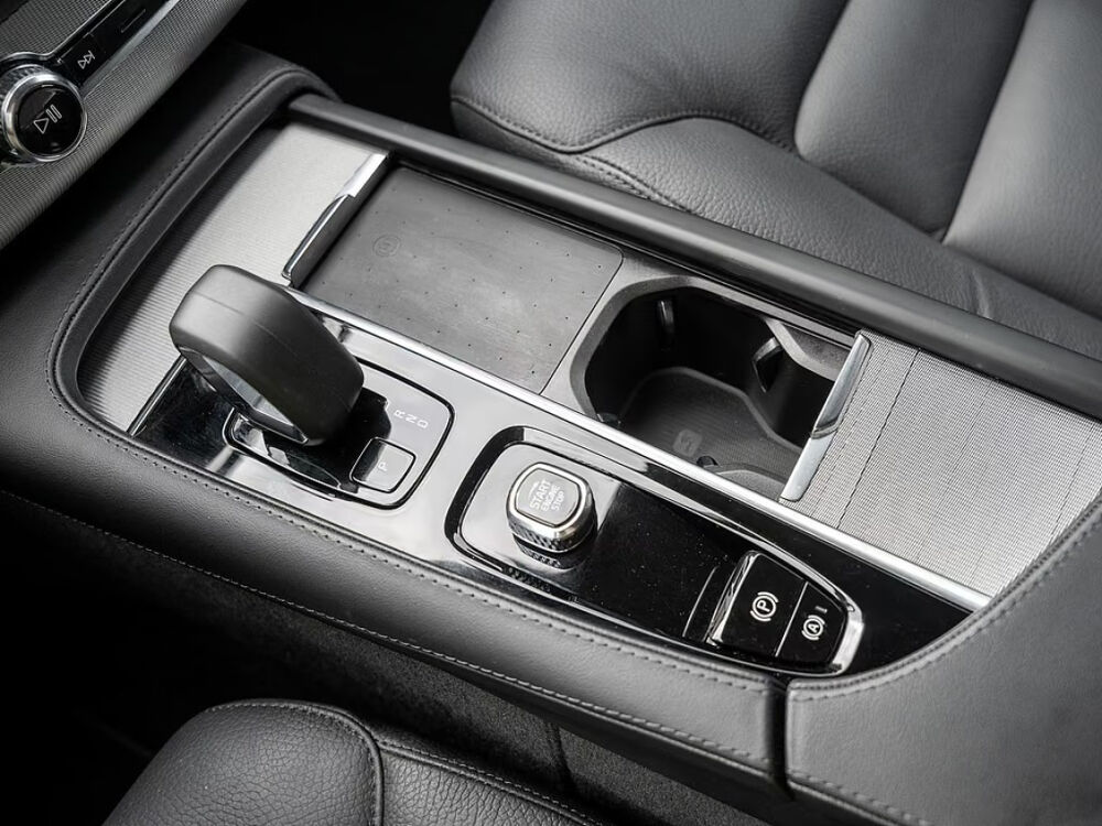 XC90 Recharge T8 AWD 310+145 ch Geartronic 8 7pl Ultimate St 2023 occasion 85600 Montaigu