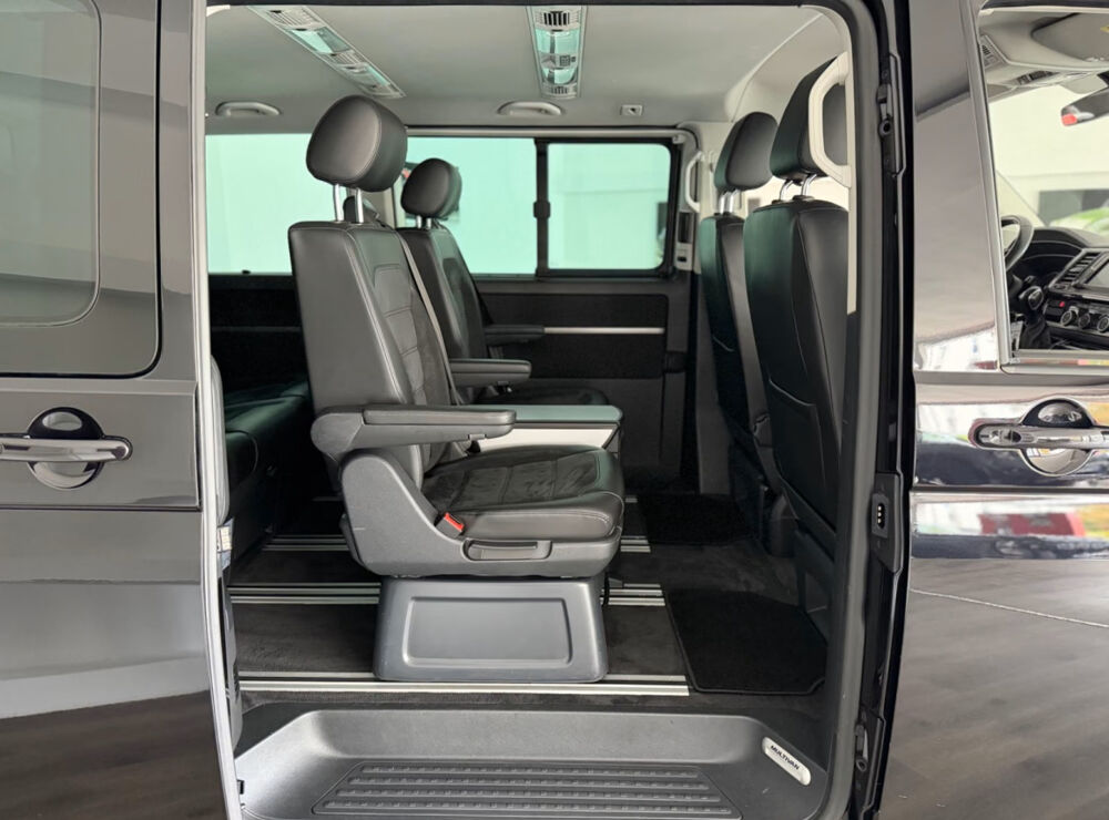 MULTIVAN Multivan 2.0 TDI 150 DSG7 Comfortline 2016 occasion 85600 Montaigu