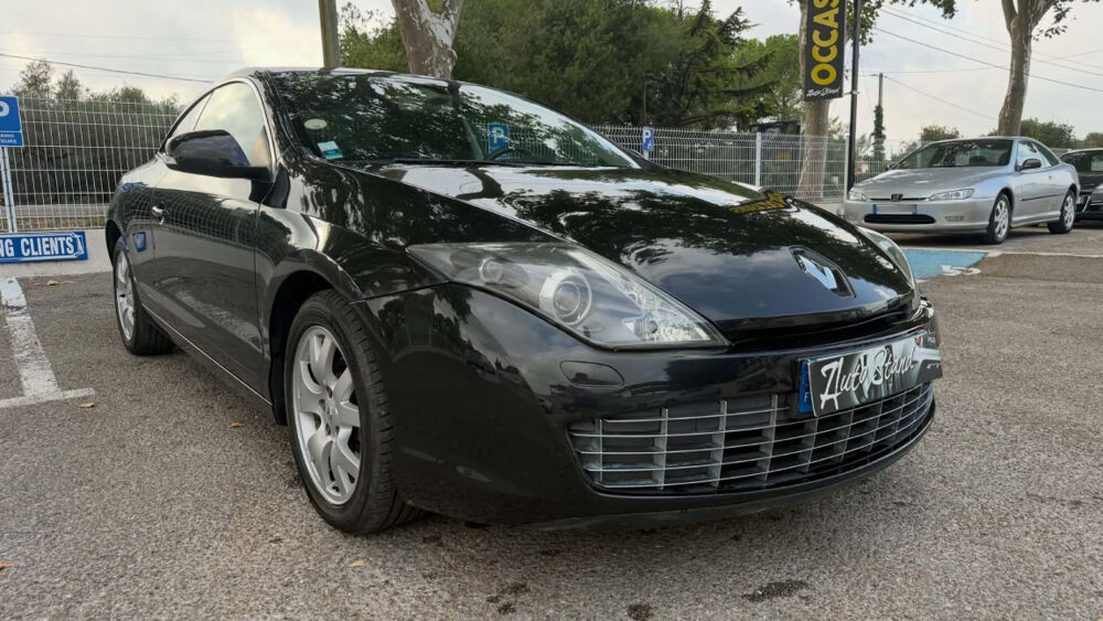Laguna Coup&eacute; 2.0 dCi 150 Black Edition 2009 occasion 30620 Bernis