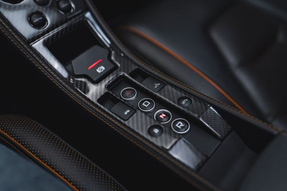 MP4-12C McLaren Spider MP4 12C V8 3.8 625 ch 2013 occasion 85600 Montaigu