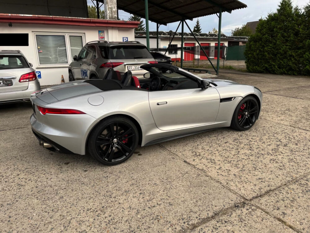 F-Type Cabriolet V8 S 5.0 495 Suraliment&eacute; A 2014 occasion 85600 Montaigu