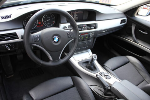 S&eacute;rie 3 320i 170ch 1MAIN/TOITOUVR/SIEGCHAUF/REGVIT/BLTH/XENON/JA/GAR 2011 occasion 59280 Armenti&egrave;res