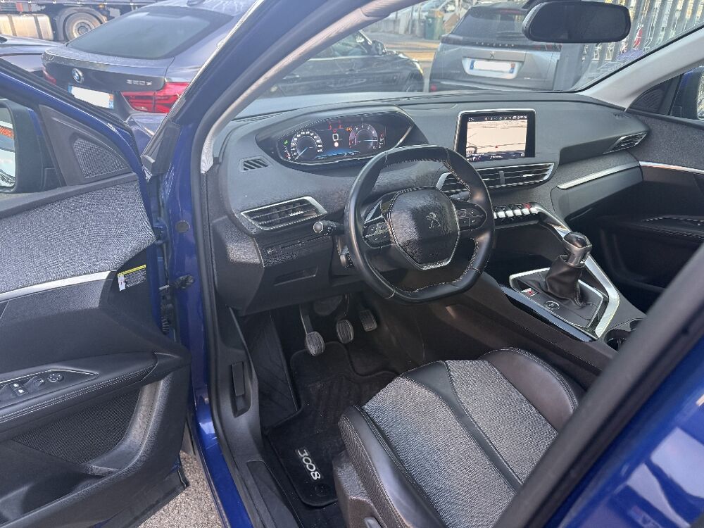 3008 1.2 Puretech 130ch Allure 2018 occasion 30000 N&icirc;mes