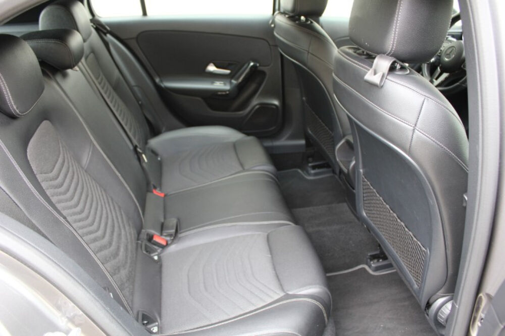 Classe A 180 d Auto. SEMICUIRCHAUF/CAM/ATTACHREM/PARKSENSOR/GAR12MOIS 2019 occasion 59280 Armenti&egrave;res