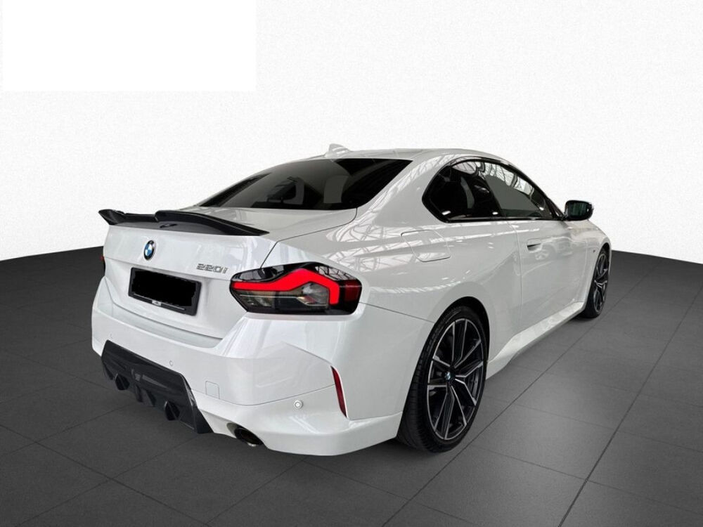 Serie 2 Coup&eacute; 220i 184 ch BVA8 M Sport 2022 occasion 85600 Montaigu