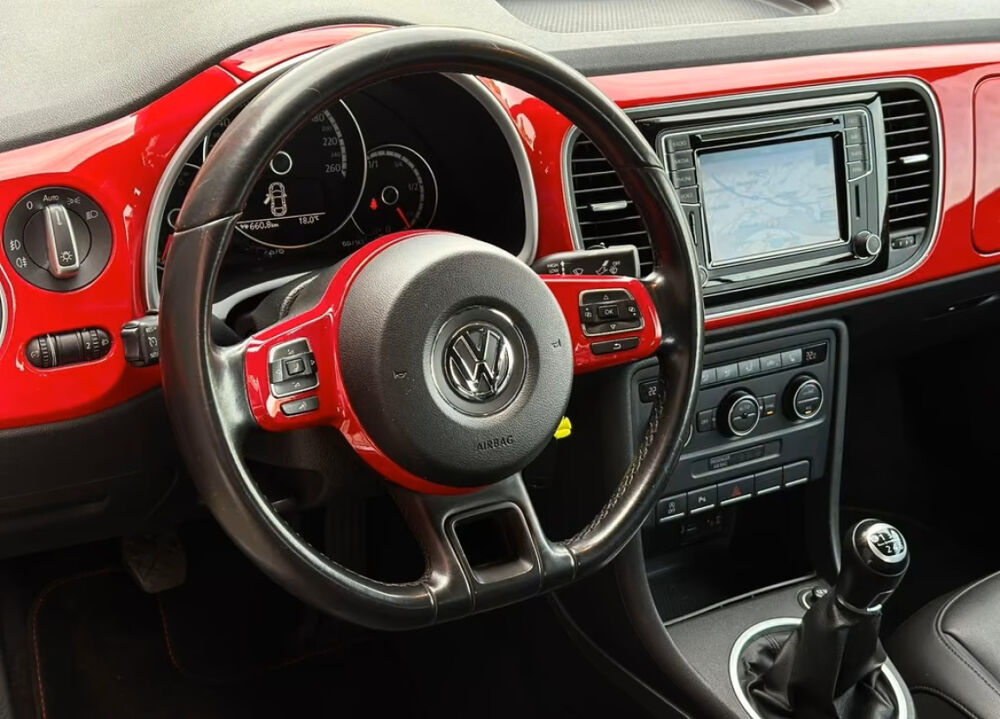 COCCINELLE II Coccinelle Cabriolet 2.0 TDI 150 R LINE 2016 occasion 85600 Montaigu
