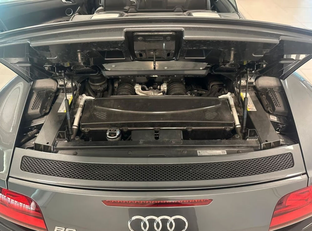 R8 Spyder V10 5.2 FSI 525 Quattro R-Tronic 2011 occasion 85600 Montaigu