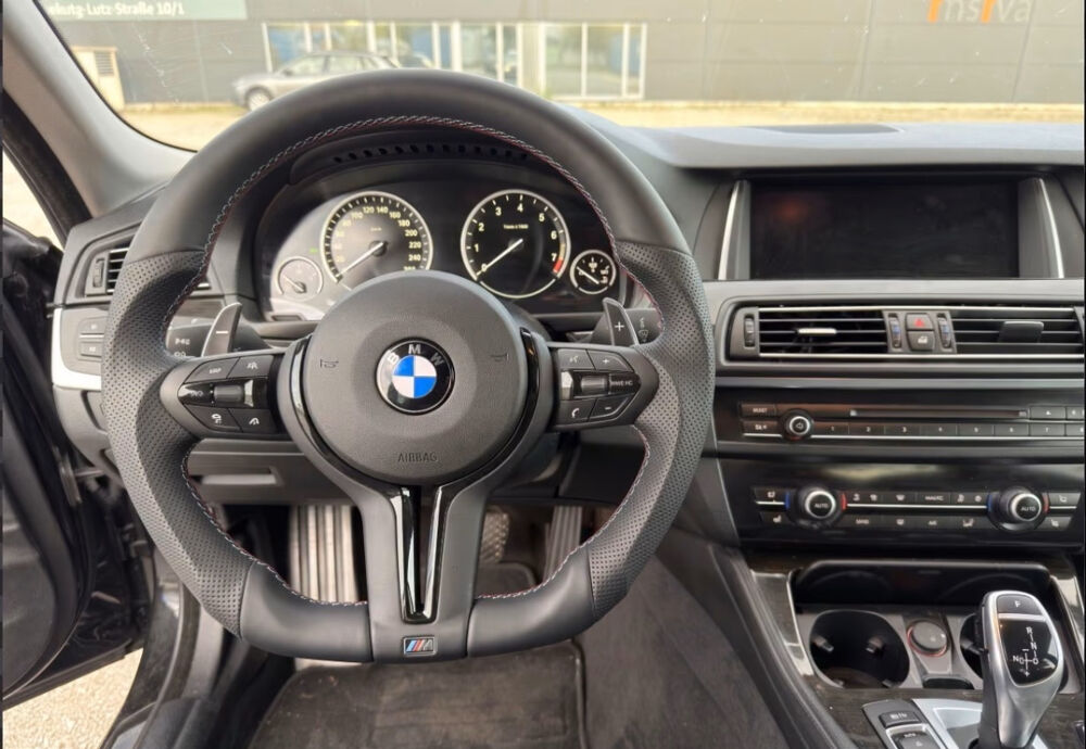 S&eacute;rie 5 550i xDrive 449 chevaux 2015 occasion 85600 Montaigu