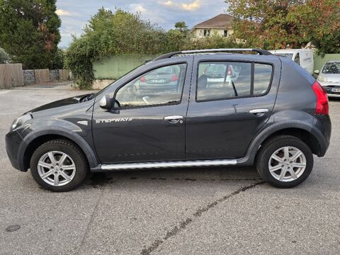 Sandero 1.6 MPI 85 Prestige 1&deg; main 2012 occasion 38190 BERNIN