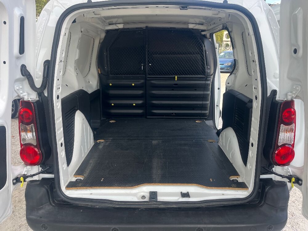 Partner 1.6 BLUEHDI 100 PREMIUM 1&egrave;re Main 2018 occasion 84000 AVIGNON