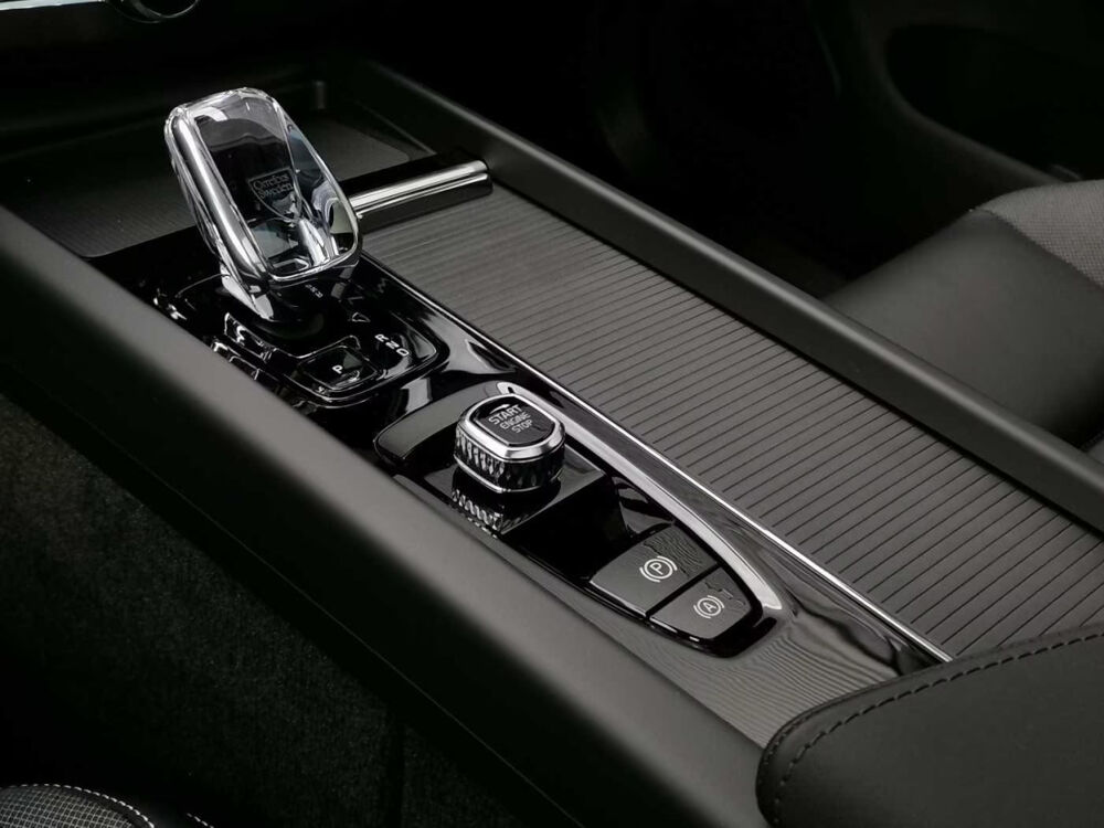 XC60 T6 Recharge AWD 253 ch + 145 ch Geartronic 8 Ultimate S 2026 occasion 85600 Montaigu