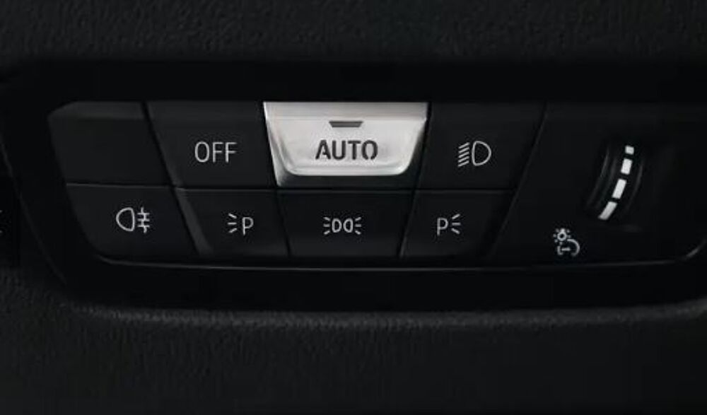 S&eacute;rie 3 318i 156ch BVA8 SIEGCHAUF/REGVIT/CARPLAY/ATTACHREM/PARKSENSO 2021 occasion 59280 Armenti&egrave;res
