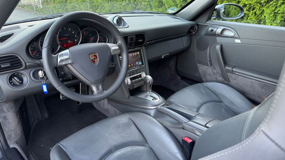 911 Carrera 3.2 911 Carrera Coup&eacute; 3.6i Tiptronic S A 2006 occasion 85600 Montaigu