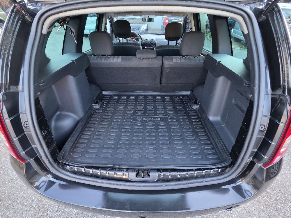 Duster 1.6 16v 105 4x4 Laur&eacute;ate 2010 occasion 38190 BERNIN