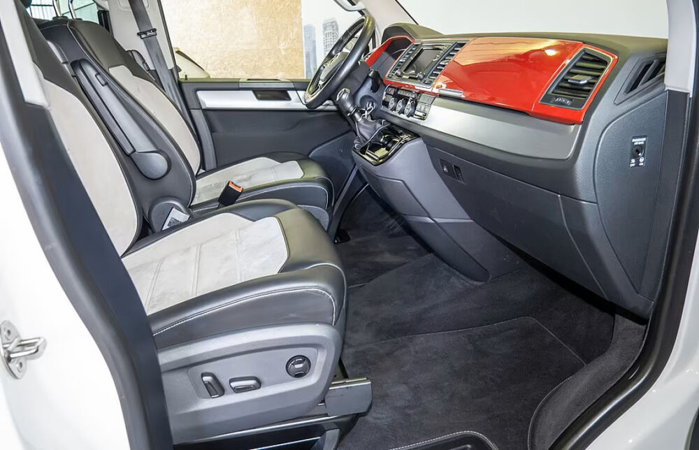 MULTIVAN Multivan 2.0 TDI 150 Generation Six 2015 occasion 85600 Montaigu