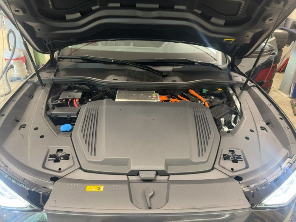 Q8 e-tron 55 408 ch 114 kWh Quattro Avus 2023 occasion 85600 Montaigu