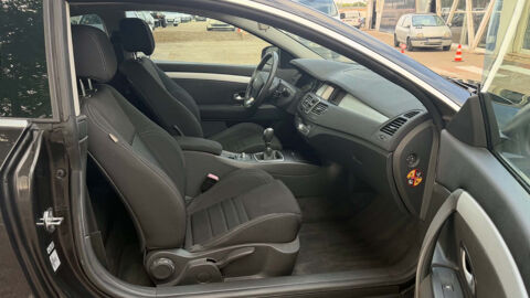Laguna Coup&eacute; 2.0 dCi 150 Black Edition 2009 occasion 30620 Bernis