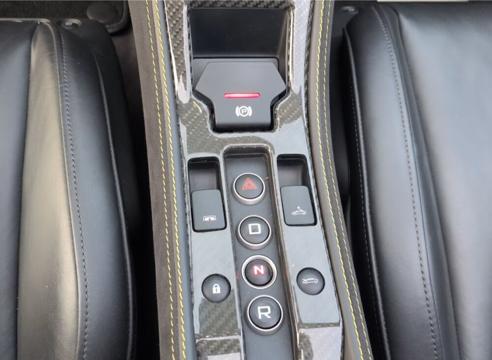 MP4-12C McLaren Spider MP4 12C V8 3.8 625 ch 2014 occasion 85600 Montaigu