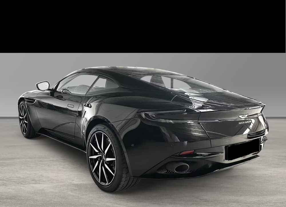 DB11 Coup&eacute; 5.2 Biturbo V12 Black Carbon 2017 occasion 85600 Montaigu