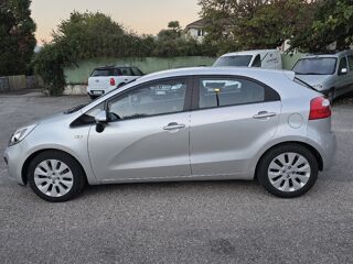 Rio 1.4L 109 Edition 1&deg;main 2013 occasion 38190 BERNIN