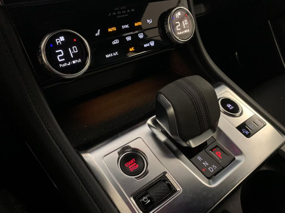 F-PACE F-Pace 2.0 - P400e PHEV AWD BVA8 S 2022 occasion 85600 Montaigu