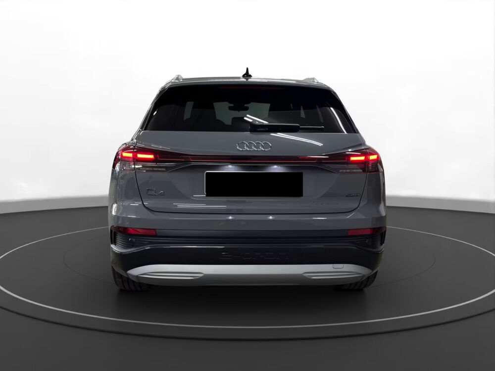 Q4 e-tron 45 quattro 265 ch 82 kW S line 2022 occasion 85600 Montaigu