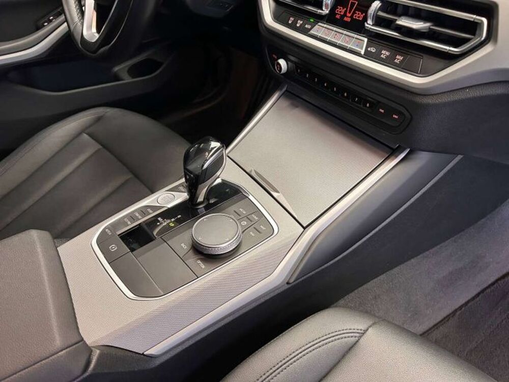 S&eacute;rie 3 318i 156ch Auto. CUIR/REGVIT/CARPLAY/PARKSENSOR/GPS/JA19/GAR 2021 occasion 59280 Armenti&egrave;res