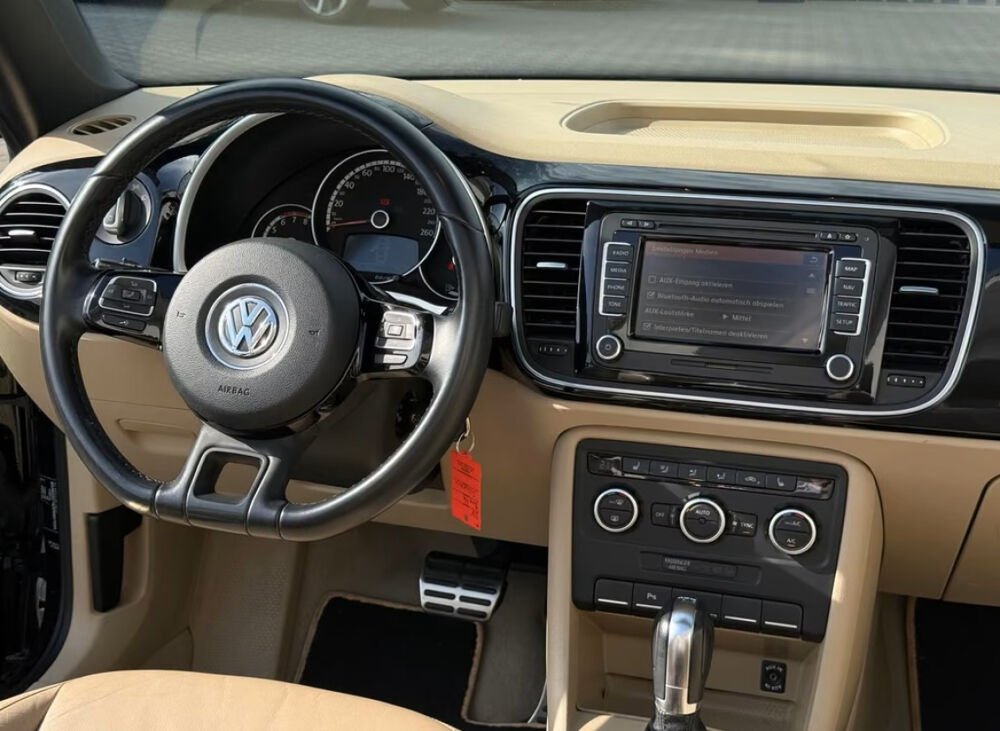 COCCINELLE II Coccinelle Cabriolet 2.0 TSI 210 Sport DSG6 2013 occasion 85600 Montaigu