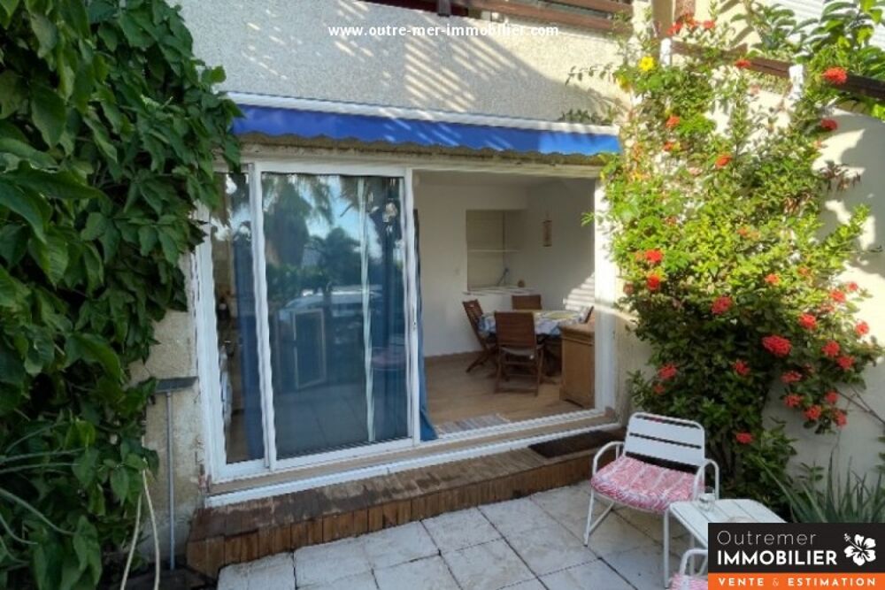 RARE À SAINT-GILLES-LES-BAINS ? F2 MEUBLÉ AVEC JARDIN ET PARKING