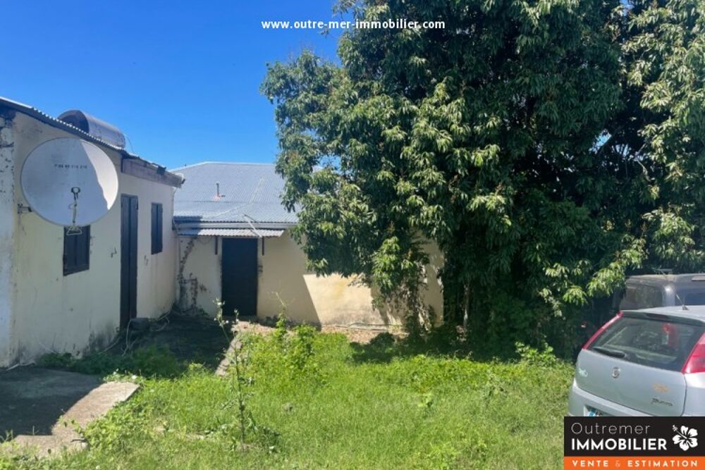 Grande maison et grand terrain Basse terre Saint Pierre