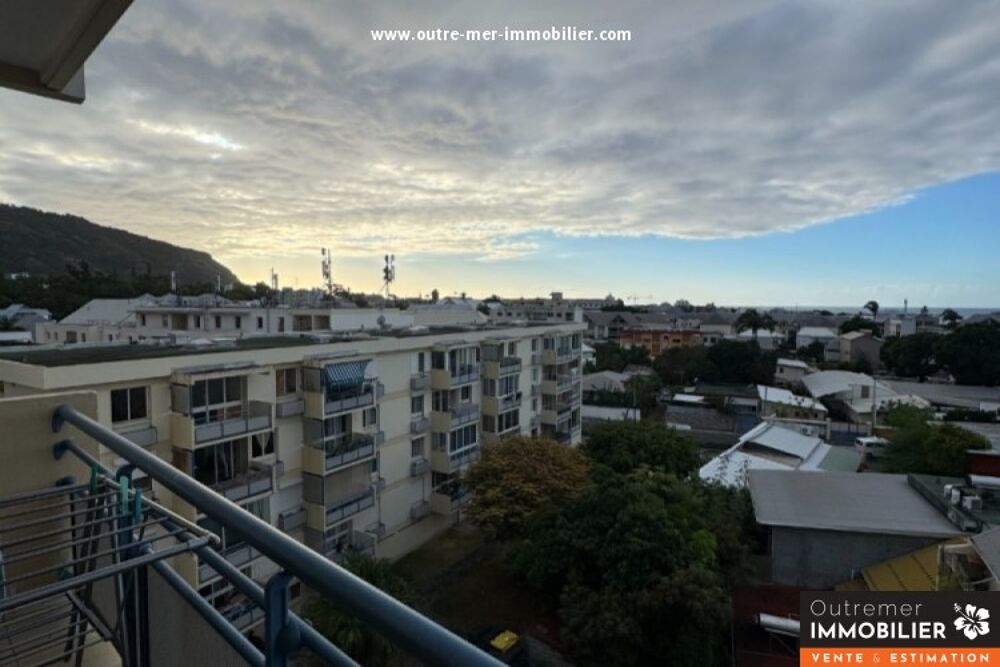 T4 EN EXCLUSIVITÉ ? CENTRE-VILLE DE SAINT-DENIS AVEC VUE MER