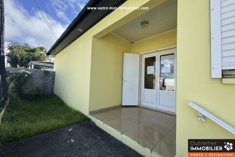 Local commercial ou professionnel de 65 m&sup2; 1105 97441 Sainte-suzanne