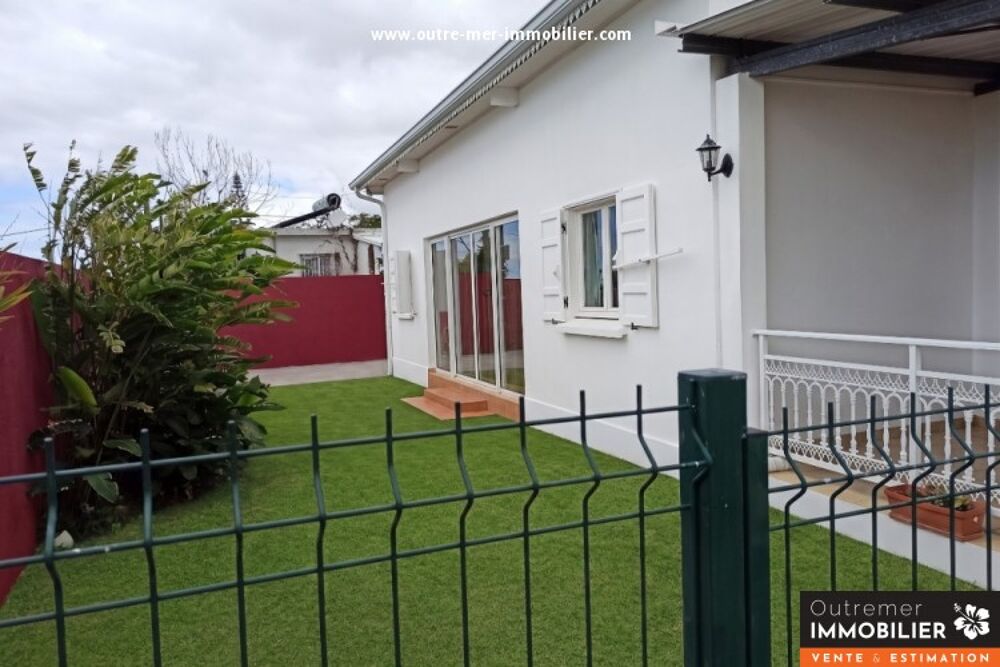 MAISON FAMILIALE AVEC PISCINE et jardin