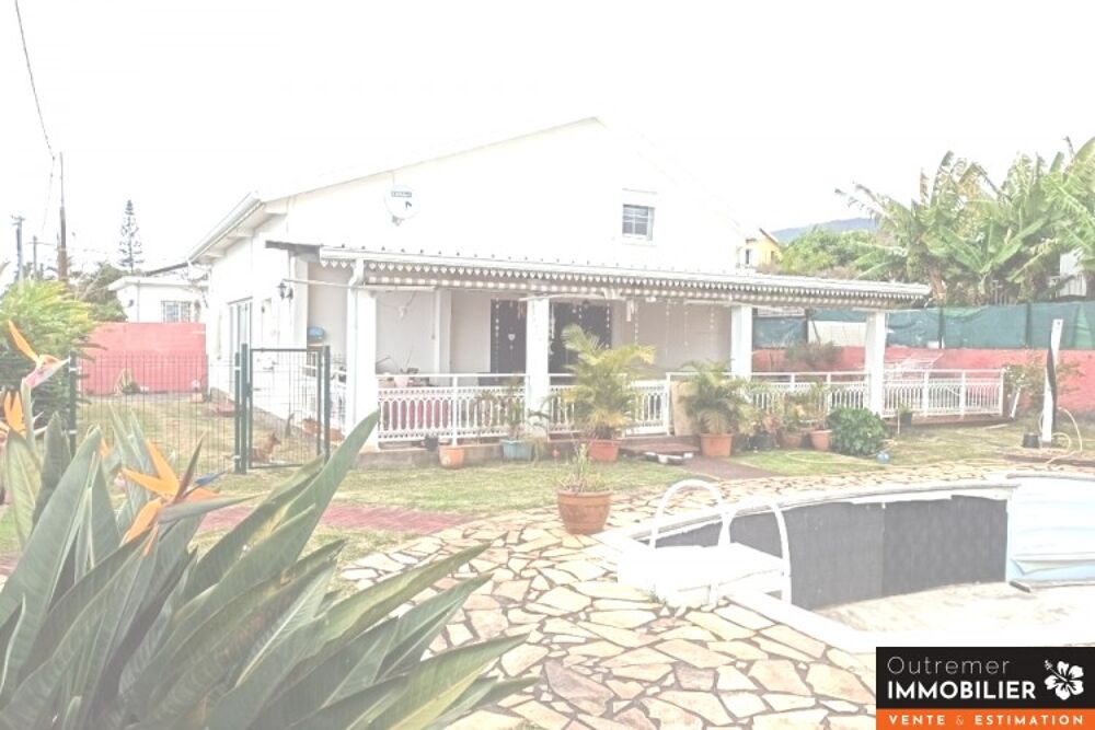 MAISON FAMILIALE AVEC PISCINE et jardin