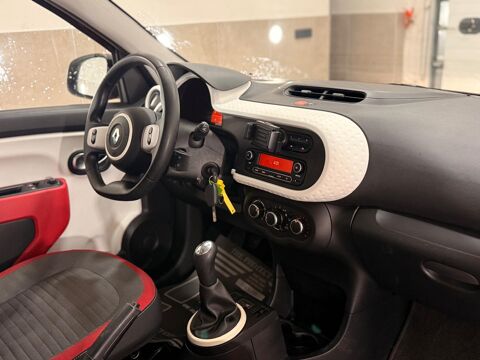 Twingo III Renault twingo sce 70cv clim garantie 12 mois crit air 1 2015 occasion 38500 La Buisse