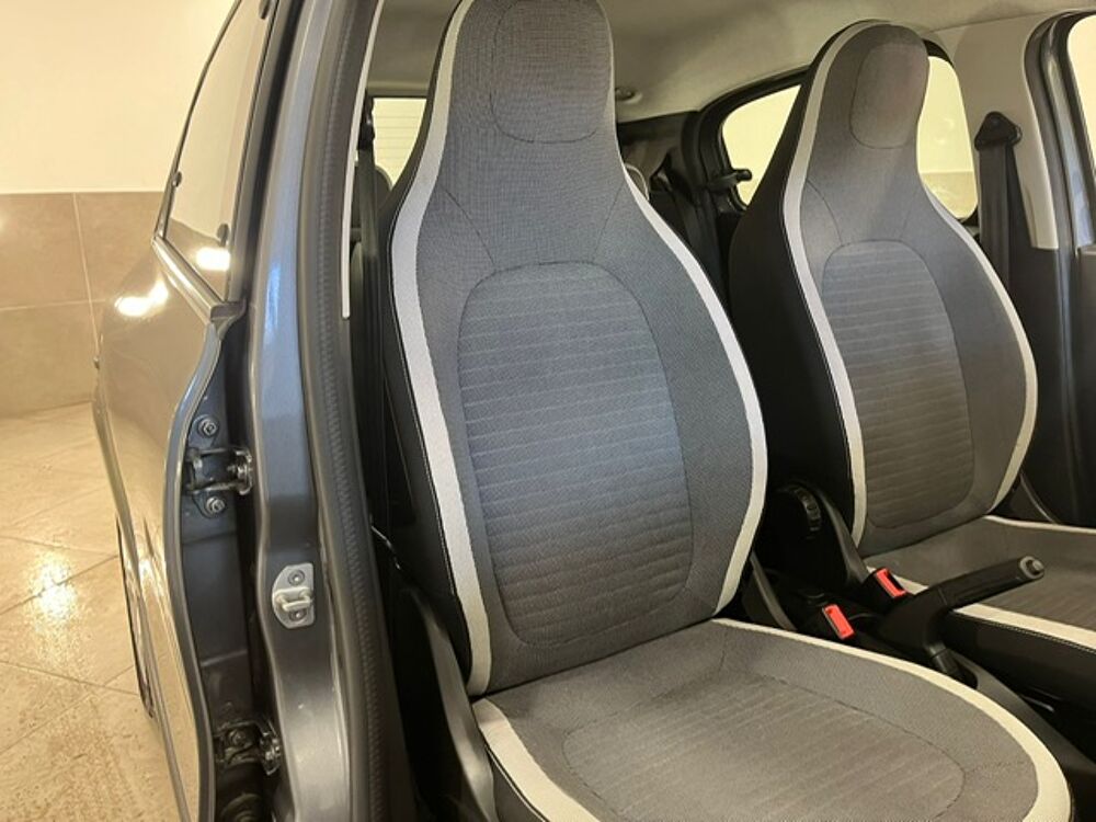 Twingo Renault twingo III 70cv zen 25000kms 2020 occasion 38500 La Buisse