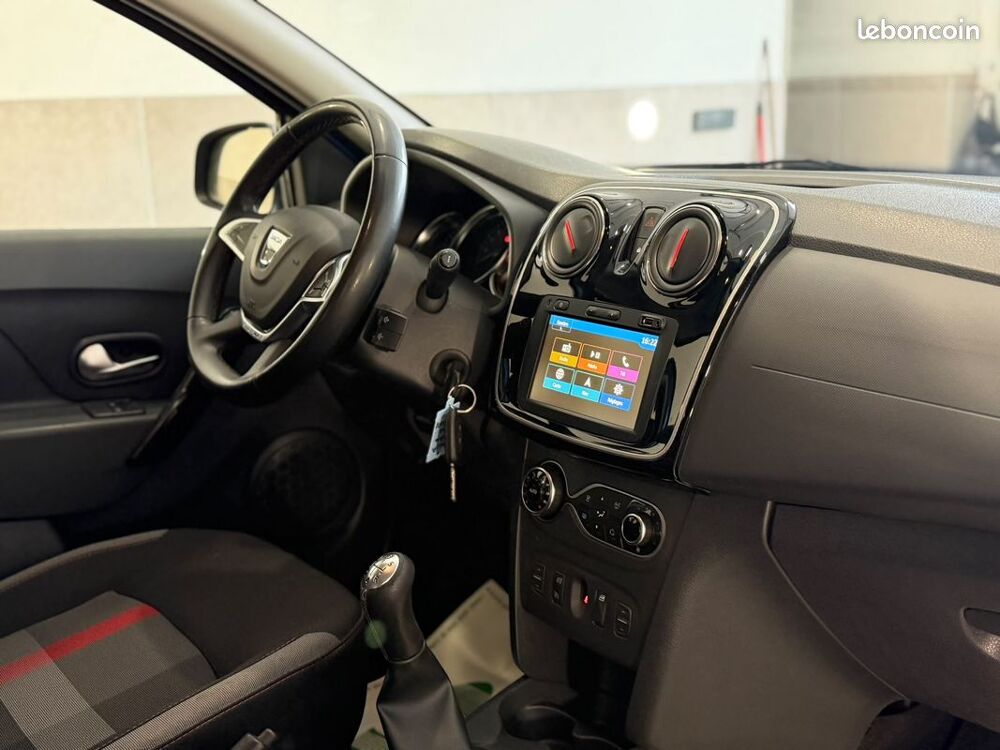 Sandero  occasion 38500 La Buisse