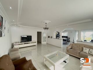  Immeuble à vendre 745 m²