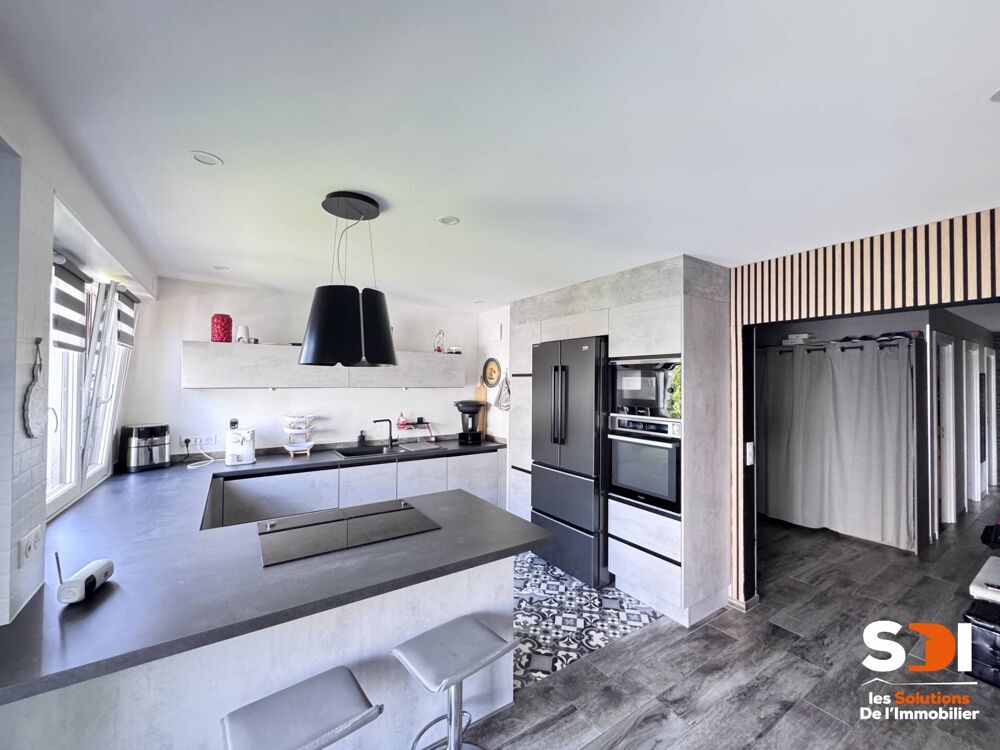 FEGERSHEIM - T4/82M² AVEC BALCON + CAVE + GGE + PISCINE - FEGERSHEIM