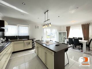  Immeuble à vendre 745 m²