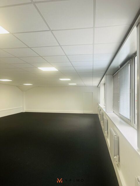   209 m2 BUREAUX à LOUER 