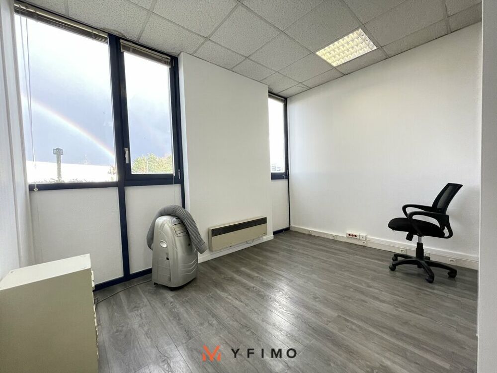   Plateau de bureaux de 200 m2 à LOUER Les mureaux