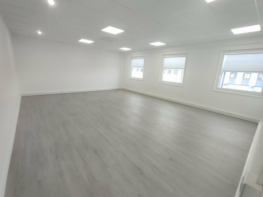   BUREAUX RENOVES  à LOUER Saint quentin fallavier